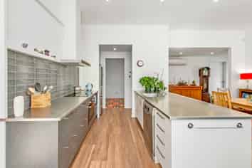 40B High Street, LEESTON