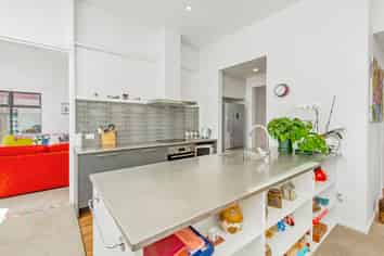 40B High Street, LEESTON