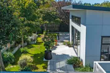 40B High Street, LEESTON