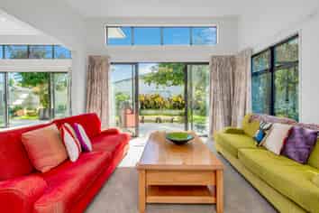 40B High Street, LEESTON