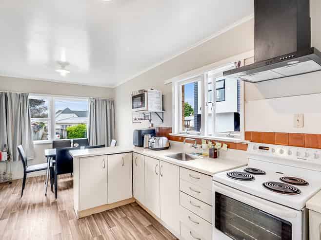 20 Hogan Street, Hamilton East