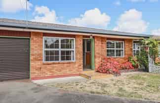 3/24 Middle Road, Havelock North