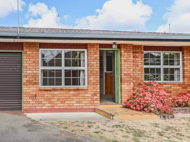 3/24 Middle Road, Havelock North