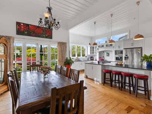 11 Townsend Road, Paraite