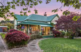 11 Townsend Road, Paraite