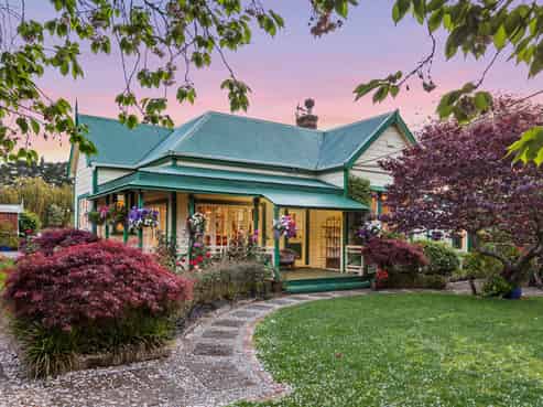 11 Townsend Road, Paraite