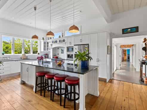 11 Townsend Road, Paraite