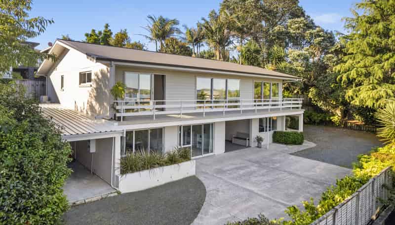 67 Fifteenth Avenue, Avenues