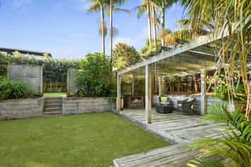 67 Fifteenth Avenue, Avenues