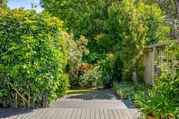 68 Fitzwater Place, Henderson