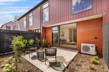 4/17 Donald Place, Merivale