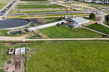 50-Bail Rotary Cowshed (Available for Relocation)