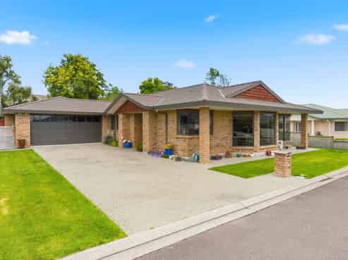 6 Campbell Grove, Levin