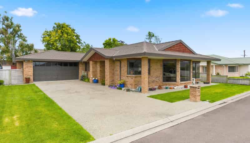 6 Campbell Grove, Levin