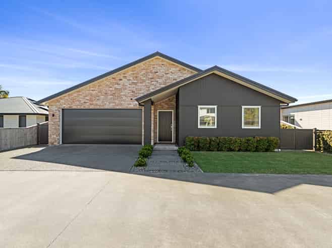 312 Levers Road, Matua