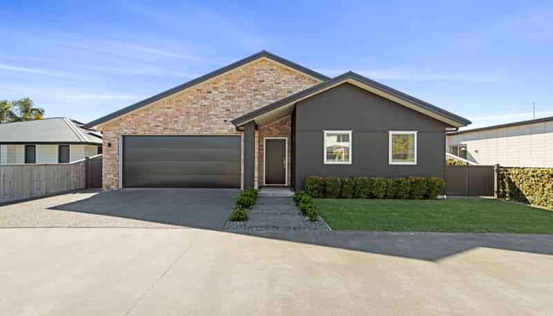 312 Levers Road, Matua