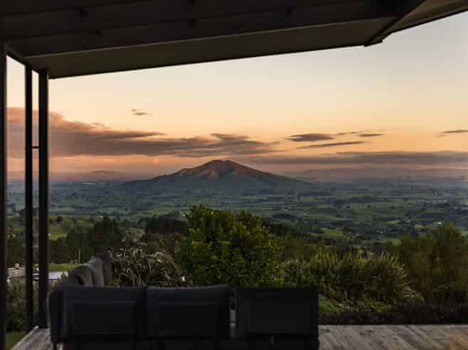 8 Tiwarawara Lane, Pirongia