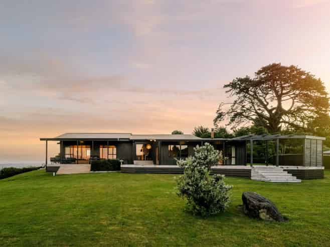 8 Tiwarawara Lane, Pirongia