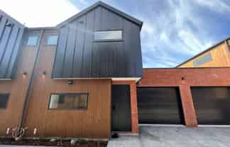 2/389 Armagh Street, Linwood