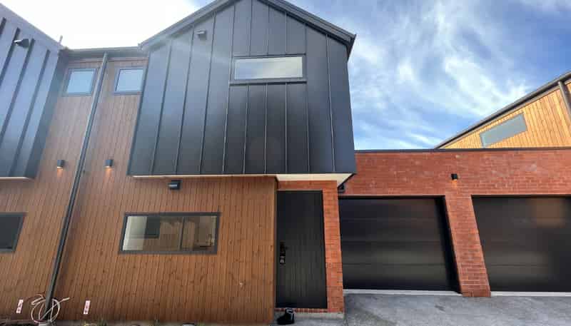 2/389 Armagh Street, Linwood