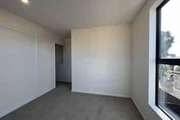 2/389 Armagh Street, Linwood