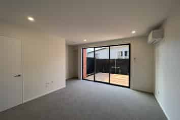 2/389 Armagh Street, Linwood