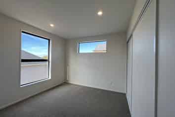 2/389 Armagh Street, Linwood