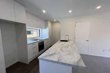 2/389 Armagh Street, Linwood