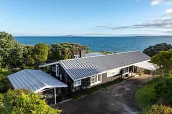 899 Whangaparaoa Road, Manly