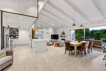 899 Whangaparaoa Road, Manly