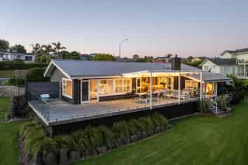 899 Whangaparaoa Road, Manly