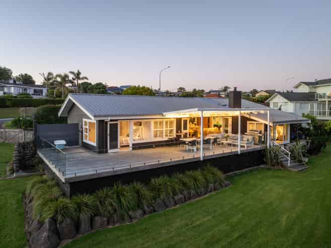 899 Whangaparaoa Road, Manly