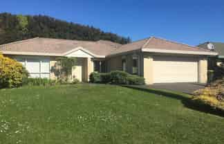 26 Ambleside Drive, Northpark