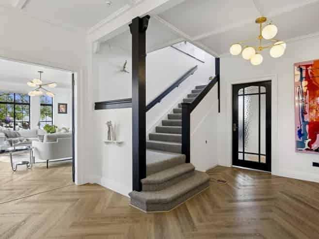 365 Stuart Street, Roslyn