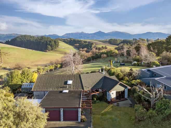 155 Downs Road, Geraldine Downs