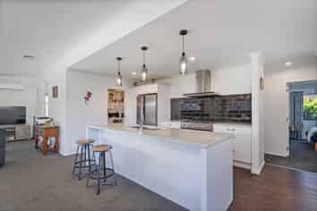 9 Lady Jocelyn Place, Whitianga