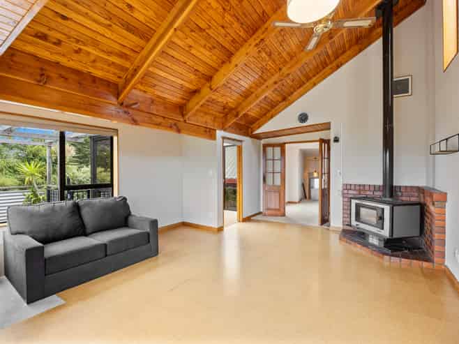 102 Brooklands Road, Atawhai