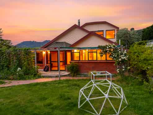 102 Brooklands Road, Atawhai