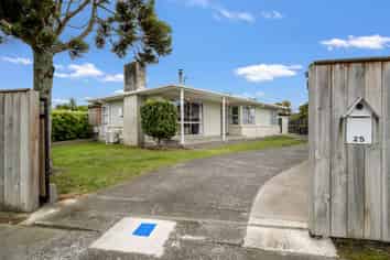 25 Pinedale Parade, Milson