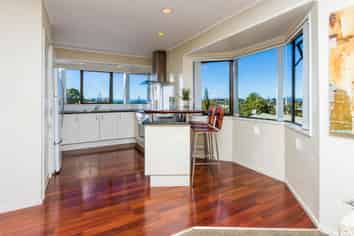 2 Cairnbrae Court, Northcross