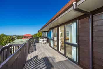 2 Cairnbrae Court, Northcross