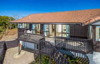 2 Cairnbrae Court, Northcross