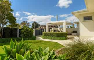 130 Fourteenth Avenue , Avenues