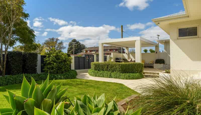 130 Fourteenth Avenue , Avenues