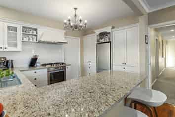 130 Fourteenth Avenue , Avenues