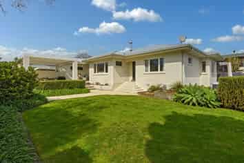 130 Fourteenth Avenue , Avenues