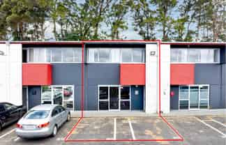 SPLIT-LEVEL OFFICE OPPORTUNITY
