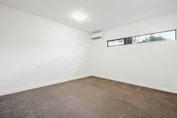 SPLIT-LEVEL OFFICE OPPORTUNITY
