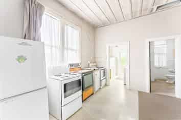 24a Omata Road, Westown