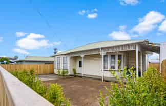 24a Omata Road, Westown